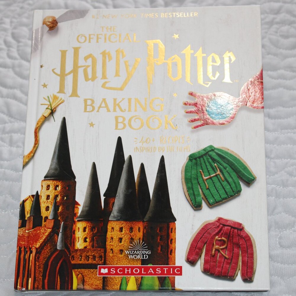 Harry Potter The Official Baking Cookbook Hardcover 128 pg #1 NY Time Bestseller
